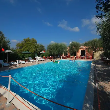 Fuer 5 Personen In إمبيريا