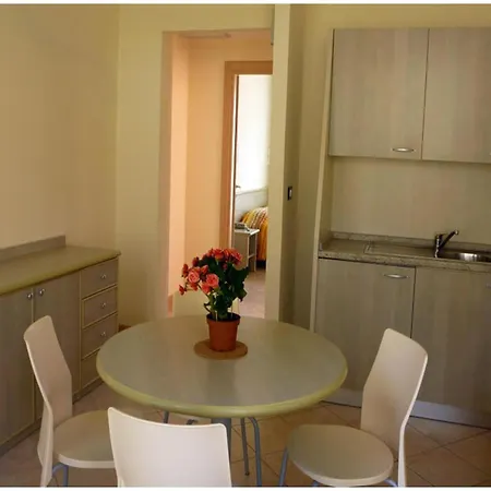 Fuer 5 Personen In Imperia